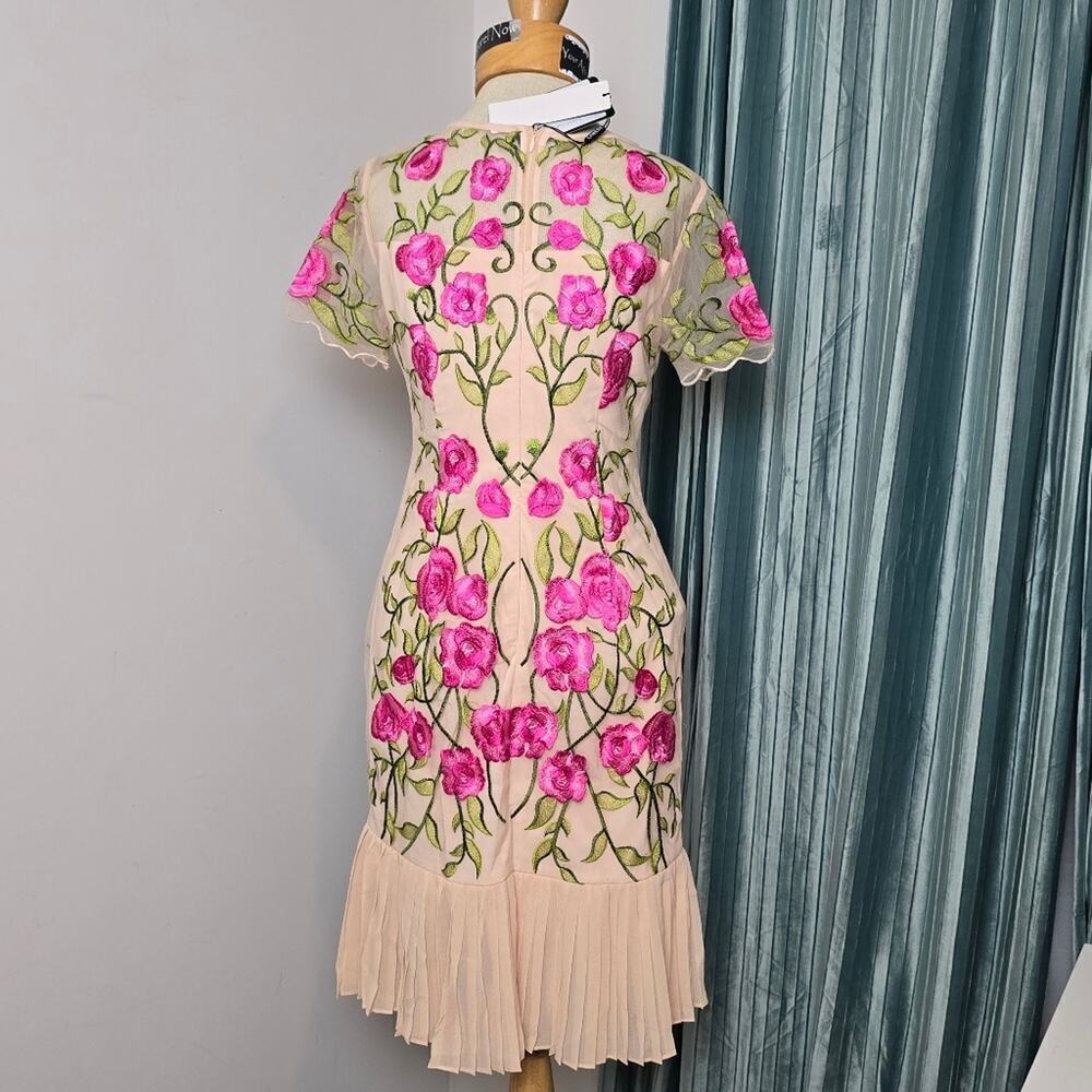 Laneiie Apricot Floral Short Sleeve Pleat Bottom Crew Midi Dress Sz Small - Picture 3 of 5